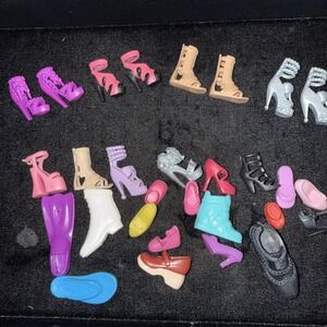 LOT OF 4 PAIR OF BOOTS SHOES‎ AND Lots Of Misc Shoes MORE FOR BARBIE 5403